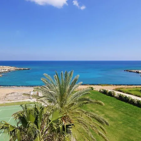 Becca - Coralli Beachfront * Paralímni