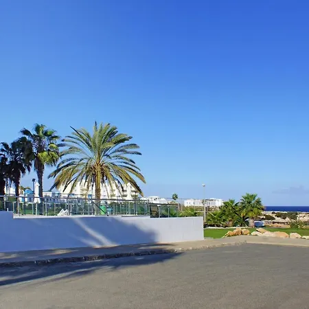 Feriehus Becca - Coralli Beachfront *