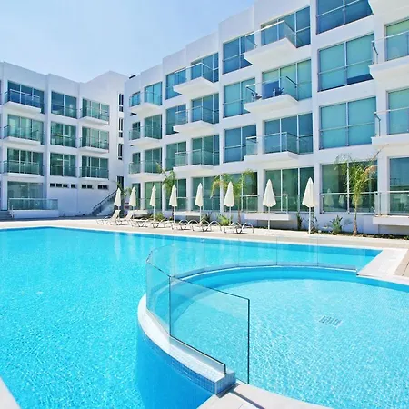 Becca - Coralli Beachfront